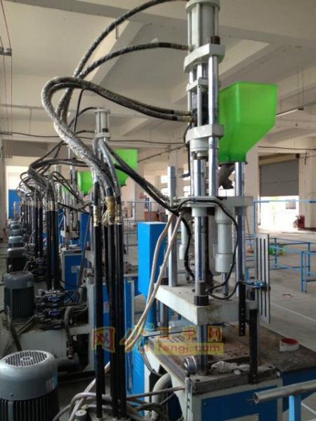 二手立式注塑机出售