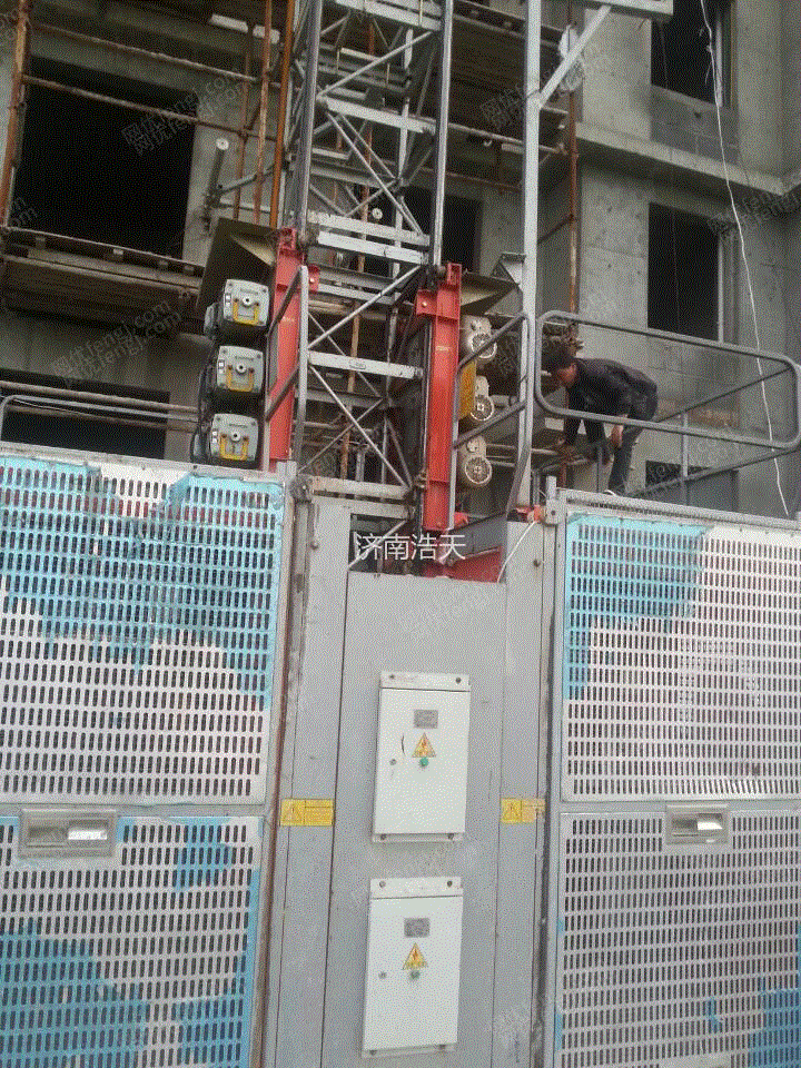 现货库存急售13年8月的大汉sc200200型施工电梯