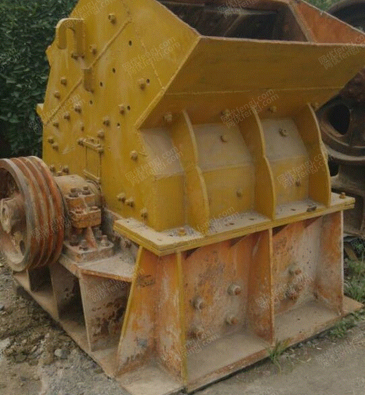 出售二手锤式石子机,锤式磨砂机,锤式破碎机等