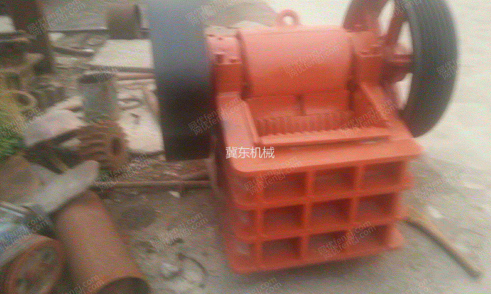 Sale of used jaw crusher,size 200 * 500/250 * 1000