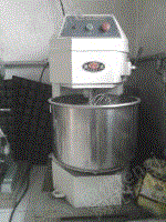 因经营转向 低价出售糕点制作机器 包括打蛋机