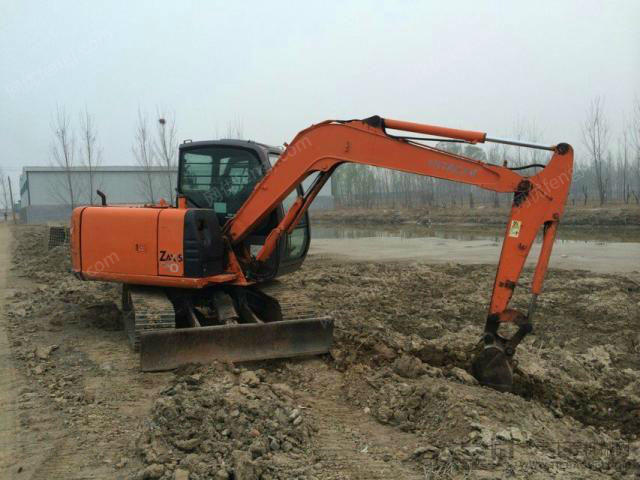 出售二手日立60型小挖机 .日立钩机