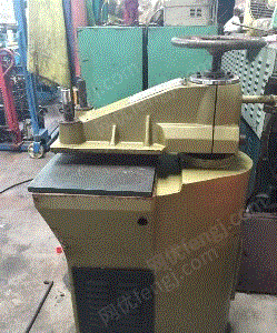 二手裁断机出售