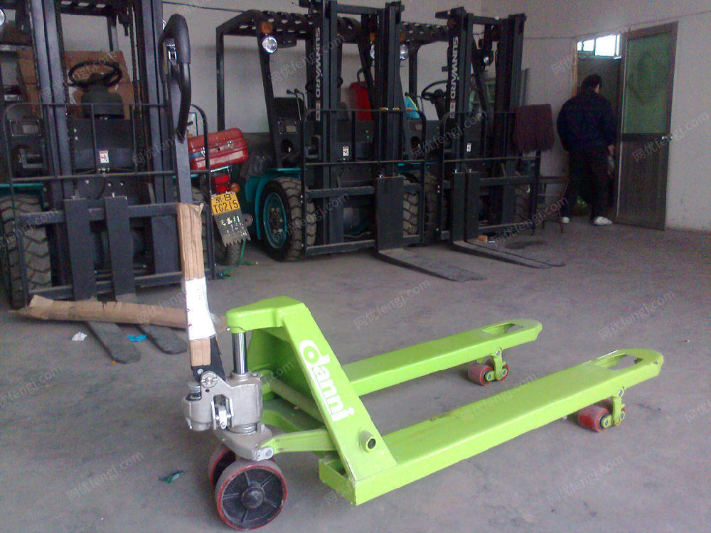 供应二手手动液压搬运车