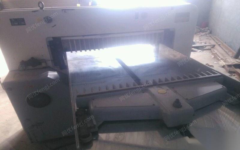 低价转手04年神威达改装程控切纸机