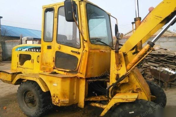 个人转让09年潍坊亚通18小铲车机器495车况很