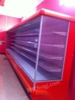 浙江台州大型超市用的立风柜全长7米,分两段,买了就没有用过