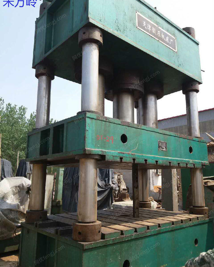出售二手四柱液压机1000t,天津锻压机床厂.2003年