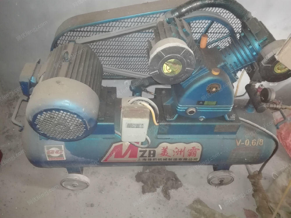 因轉(zhuǎn)產(chǎn)急需出售65擠出機(jī)吹塑機(jī)空氣壓縮機(jī) 二手?jǐn)D出片材機(jī)轉(zhuǎn)讓