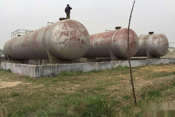 液化气罐液化气储罐液化石油气储罐液氨罐火车