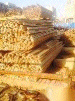 常年大量回收建筑工地不用的旧建筑木板，旧建筑方木。