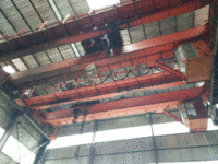 低价出售32/10吨跨度19.6米.A7冶金吊2台.装上用了半年