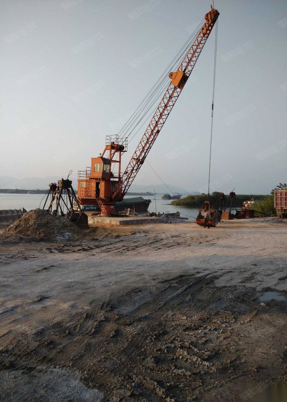 港口路桥机械回收