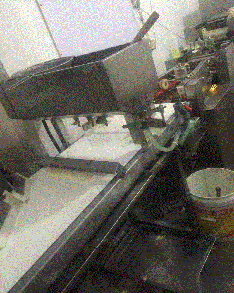 转让一台全自动手抓饼生产机加一台自动压饼覆膜机