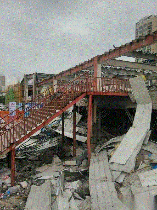 專業(yè)拆遷隊(duì)伍 拆除搬遷回收