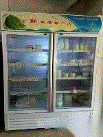 低价出售鲜奶吧设备,机酸奶机柜展示柜操作台