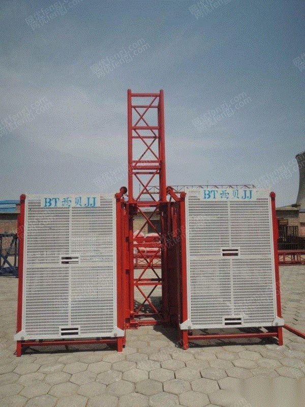 二手建筑施工電梯出售