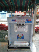 低价出售冰淇淋车包含一台软冰淇凌机，硬冰机，炒冰机