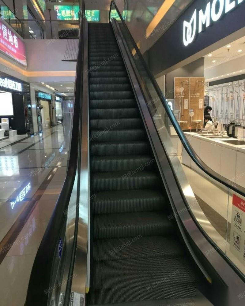 出售自用的一个9成新商场手扶梯