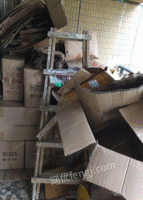 大量废旧纸箱废品求收购人员带走！