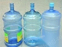 河北保定高价回收桶装水水桶饮用水水桶