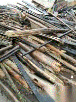 本厂长期大量收购废柴火,废木头,工地废模板木方,柳沙,树皮