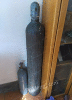 出售氩气瓶一个，氩弧焊机一个（一大一小）