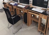 大量成套电脑桌椅，办公配置电脑出售