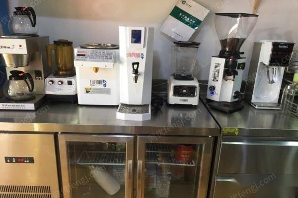 圣唐品牌咖啡机、制冰机、冷藏柜、等整套水吧设备九成新转让。