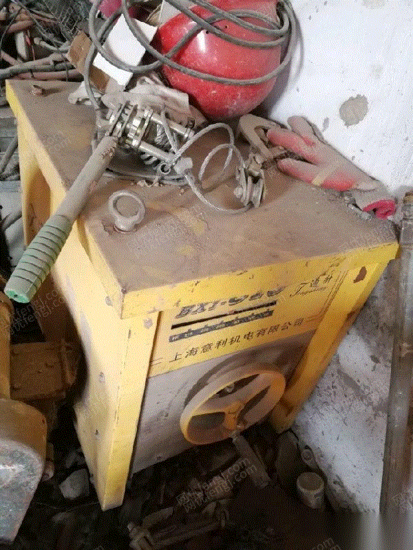 出售交流电焊机八成新,废品价