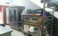 烘焙设备转让烤箱，发酵箱，冷藏操作台 制冰机和4层热酥柜等