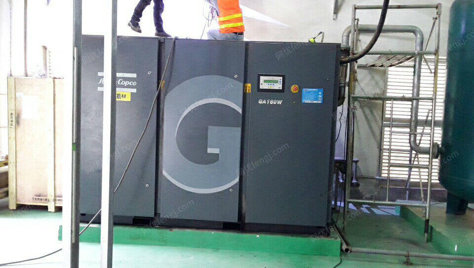 3臺阿特拉斯雙螺桿水冷空壓機(jī)出售 二手制冷機(jī)組回收
