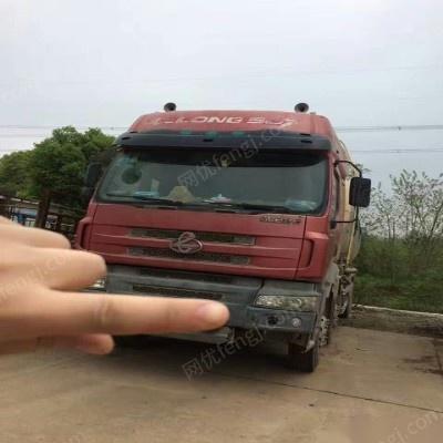 二手水泥罐车出售