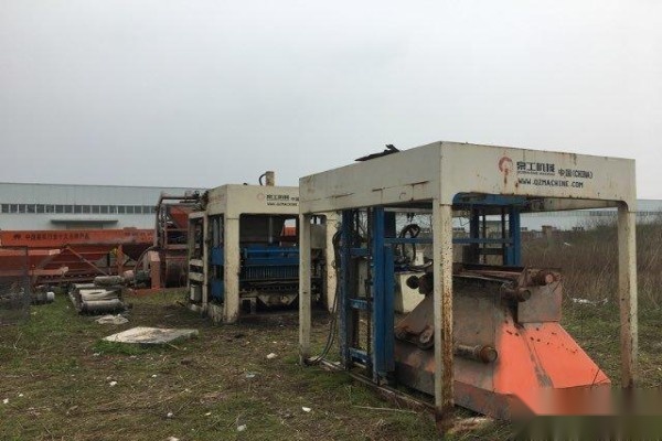 空心免烧砖机-水泥砌块制砖机-路面透水砖机-赣州市某某钢球股