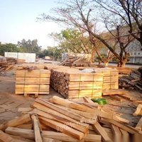 成信木业长期收购岀售工地新旧模板，方木等建筑木材聚