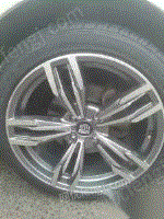 出售二手轮毂轮胎一套.轮毂是变形金刚225/235-18寸，轮胎225-45-18的