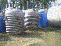 出售二手反应釜储存罐发酵罐干燥机烘箱蒸馏塔设备