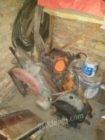 厂房搬迁，出售剩余旧物资油缸2个，步进电机(100牛米)3个。蜗轮减速机