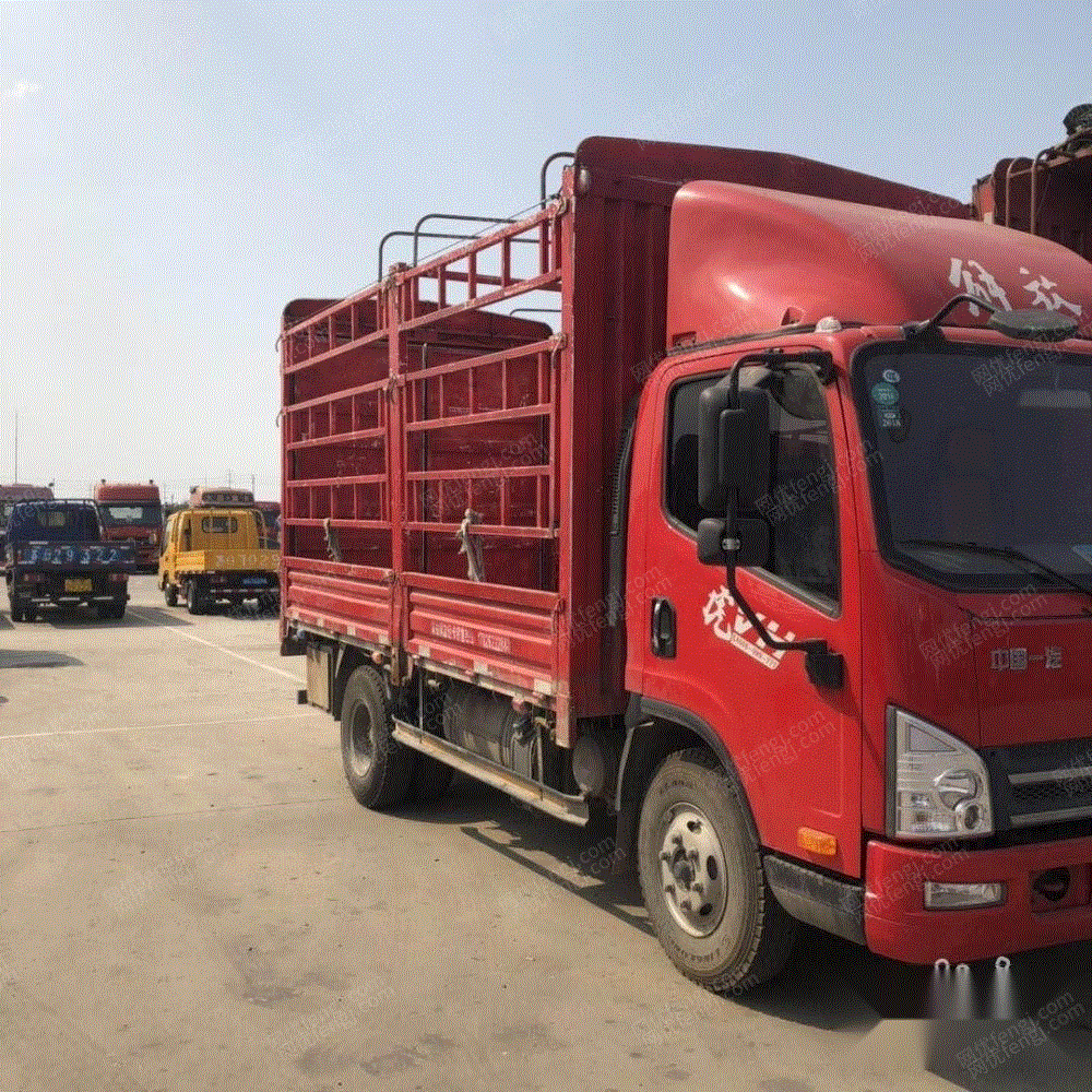 解放虎v4米2高栏国5 8万元货车出售