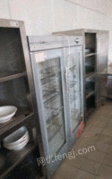 高价收购二手冰柜，不锈钢桌子等厨房用品