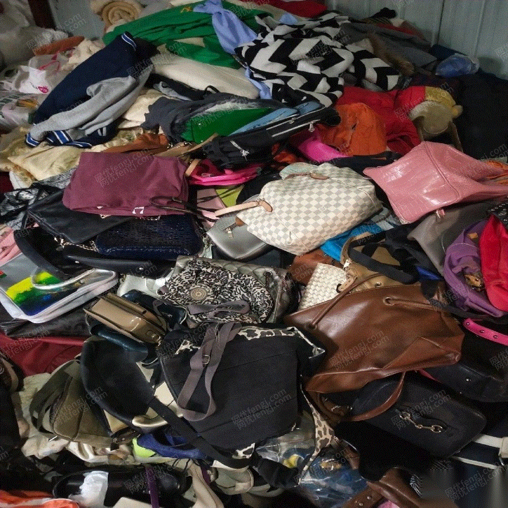 全洛阳常年高价大量回收旧衣服旧鞋