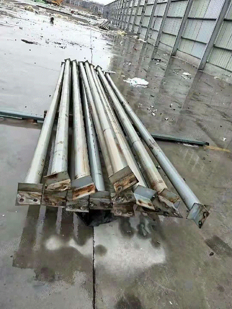 出售二手钢结构,200支系杆,用作开间6米钢结构厂房