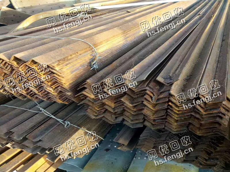 天津静海地区出售30吨角钢