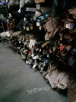 广东省长期高价收购库存积压皮革，布料，，五金，拉链，织带，松紧，成品袋子，辅料等
