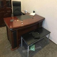 出售办公家具 办公桌老板桌会议桌沙发等