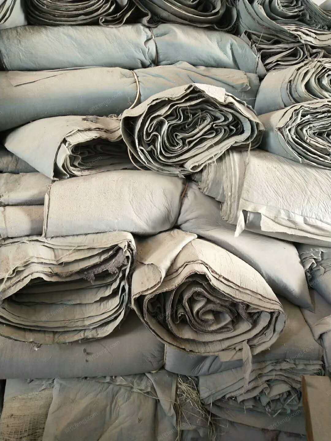出售保温毯:两面无纺布，中间中空棉。宽1.7