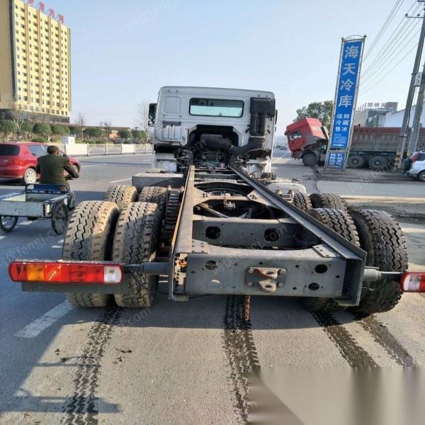 转让库存前四后八自卸车,30万底盘含户!