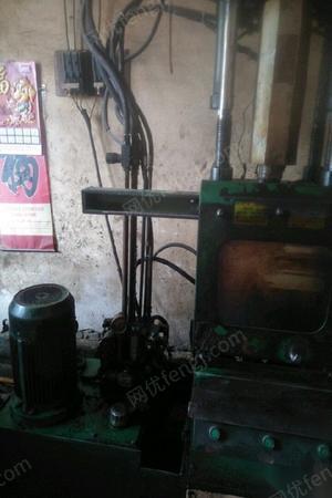 二手立式注塑机出售