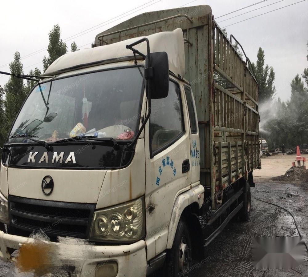 凯马骏驰国3货车出售.113马力 5.5米排半栏板轻卡(KMC1142A42P4)