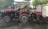 东方红454拖拉机出售，附带农机机具，播种机，精播机，结杆机等